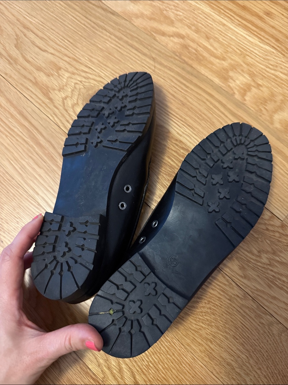 Gucci Navy Leather Penny Loafers with Red Accent - Picture 2 of 4